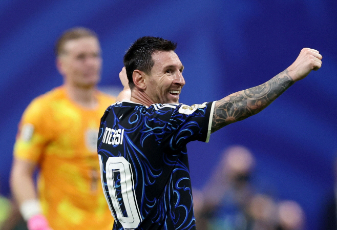 SOCCER-WORLDCUP-ENG-ARG/
