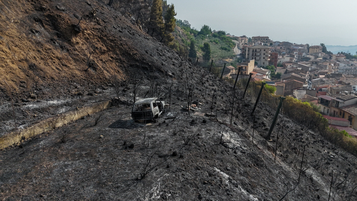 EUROPE-WEATHER/ITALY-WILDFIRES