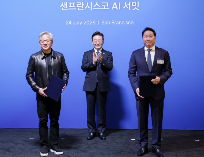 SK하이닉스,SKT-엔비디아, 전략적 AI 팩토리 및 ...<YONHAP NO-3941>