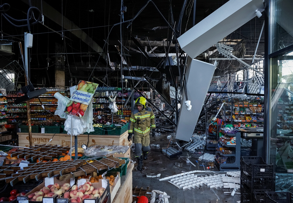 UKRAINE-CRISIS/ATTACK-CHERNIHIV <YONHAP NO-0185> (REUTERS)