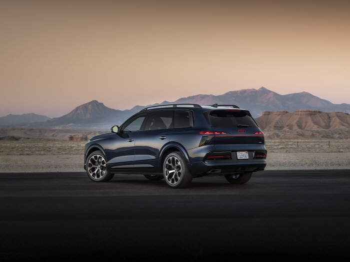 Audi Q9 SUV