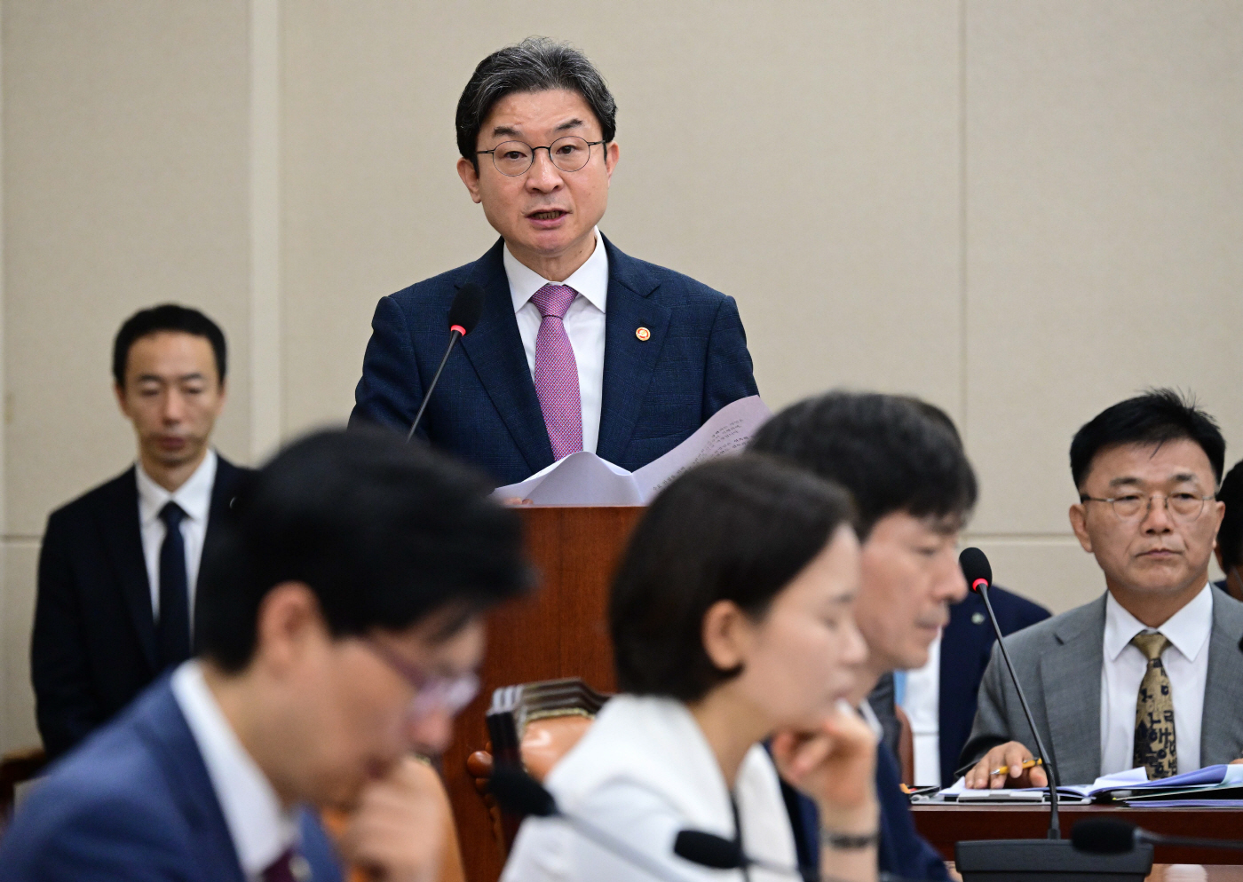[포토] 이억원 금융위원장 '단일종목 레버리지 ETF 변동성 무겁게 생각'