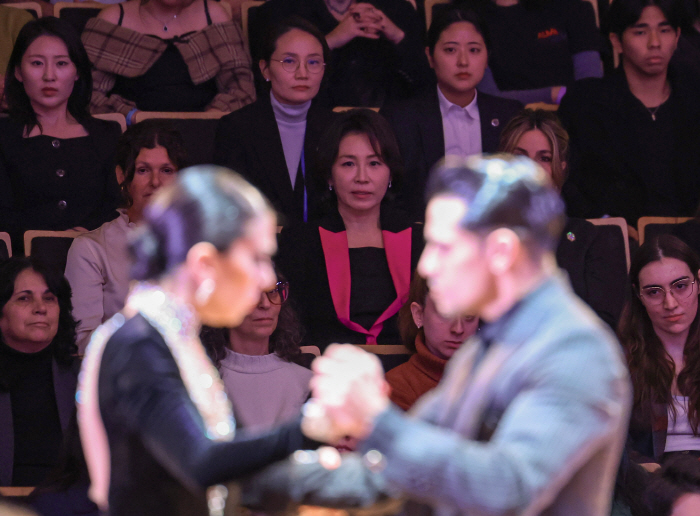 탱고 공연 관람하는 김혜경 여사
