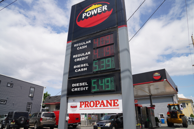 U.S.-NEW JERSEY-CRUDE OIL PRICE-SURGE
