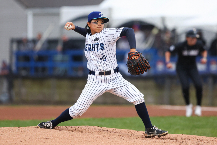 BBO-BBW-SPO-WOMEN'S-PRO-BASEBALL-LEAGUE-OPENING-DAY-LOS-ANGELE