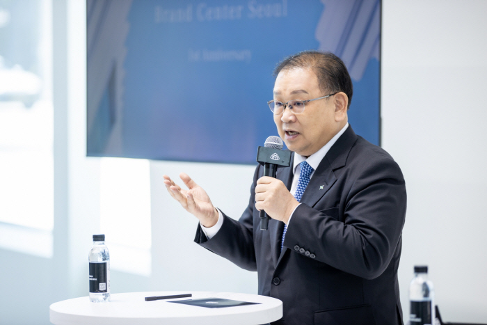 [사진자료 1] HS효성더클래스, 세계 최초 ‘마이바흐 브랜드센터 서울’ 개관 1주년 “차량을 넘어, 서비스로 완성하는 럭셔리의 새 기준 세운다”_260803