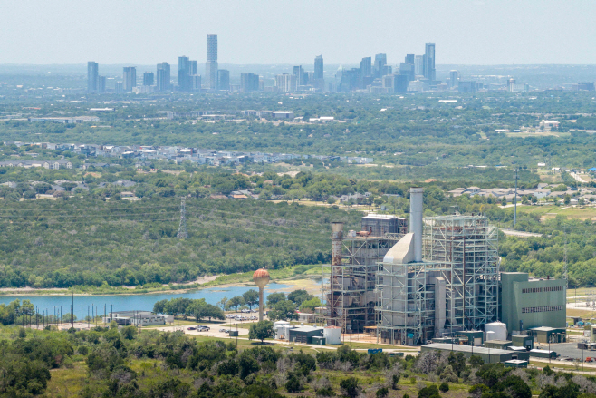 US-CONSTRUCTION-COSTS-FOR-POWER-PLANTS-SURGE-AS-DEMAND-FOR-DATA