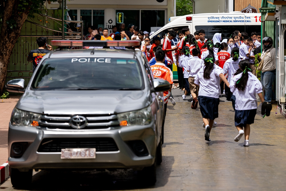 Photo Flash | Death toll in Thai sc... <YONHAP NO-3252> (XINHUA)