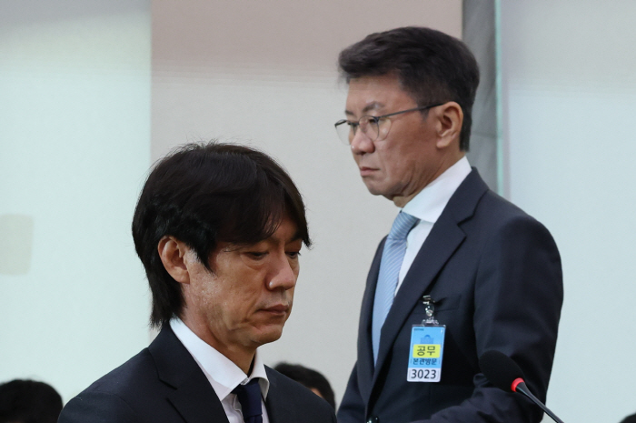 정몽규 전 대한축구협회장과 홍명보 전 축구대표...<YONHAP NO-3996>