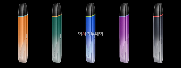 [사진자료3] 글로잉 엠버, 말라카이트 그린, 오셔닉 블루, 오키드 마젠타, 슬릭 블랙 (왼쪽부터)
