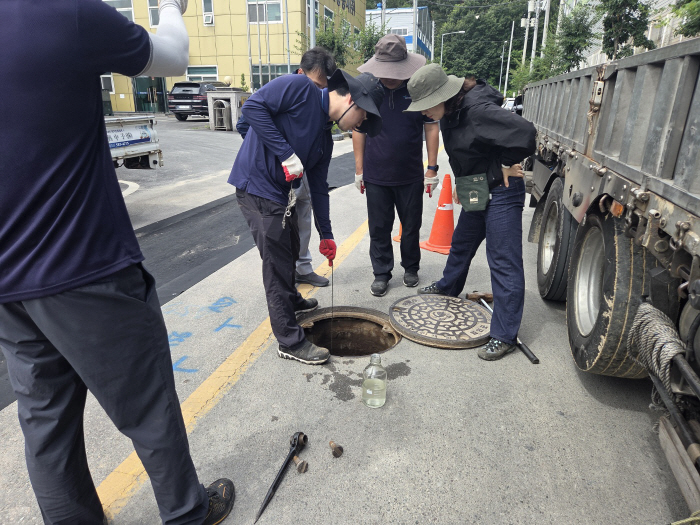 0810 함안일반산단 하천 오염의혹, 합동점검 결과 발표_특별 합동점검반이 함안산단에서 현장점검을 실시했다