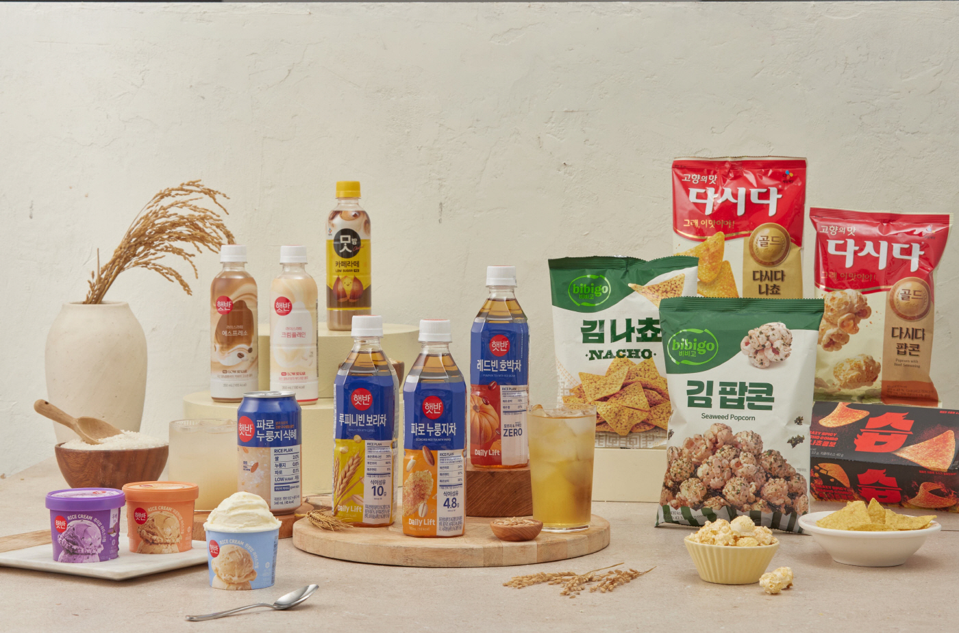 [CJ제일제당 사진자료]CJ제일제당 브랜드 IP 연계 제품들