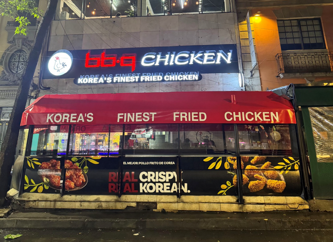 [사진1] BBQ치킨_BBQ가 최근 멕시코시티 소나로사(Zona Rosa)에 멕시코시티 1호점인 ‘BBQ 소나로사점’을 오픈했다.