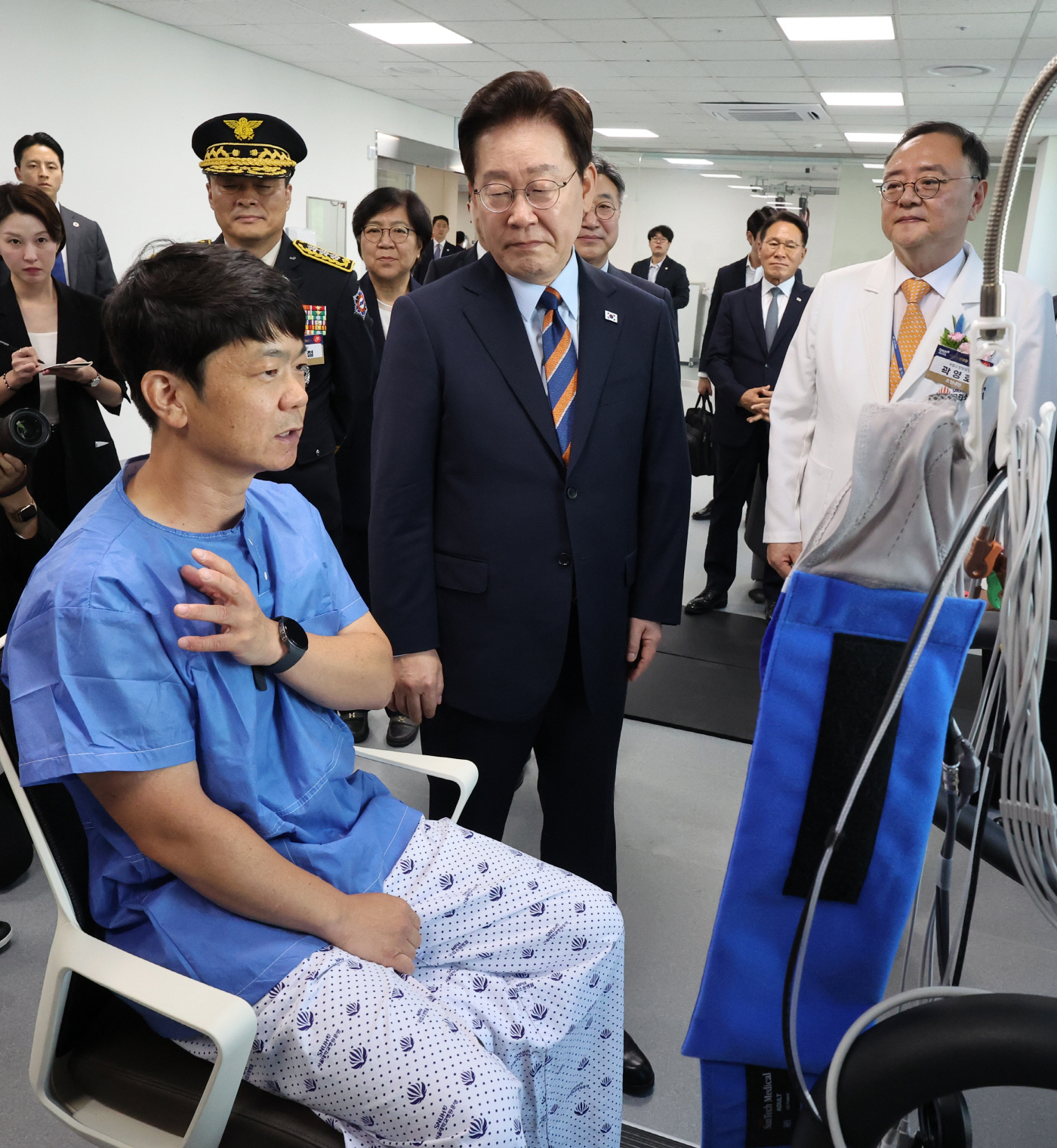 이재명 대통령, 국립소방병원 시찰<YONHAP NO-3806>