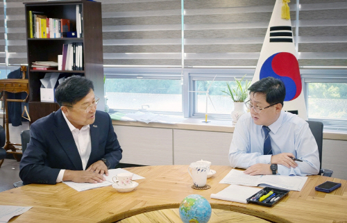 박관열 광주시장 김성환 기후에너지환경부 장관 만나 지역현안 지원요쳥