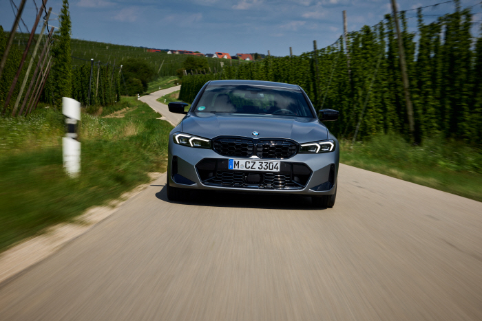 P90479643_highRes_the-new-bmw-m340i-xd