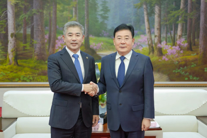 0813_연변자치주 호가복 당서기 접견01