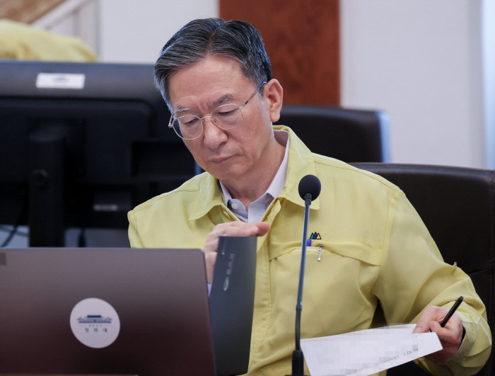 을지국무회의 참석한 정성호 법무부 장관