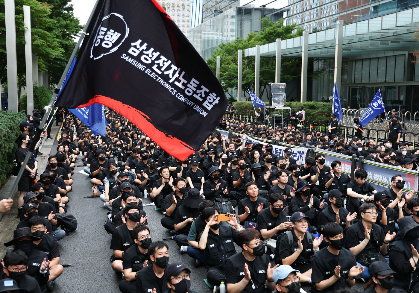 삼성전자 DX노조, DS부문과 보상격차 해소 요구 ...<YONHAP NO-3995>