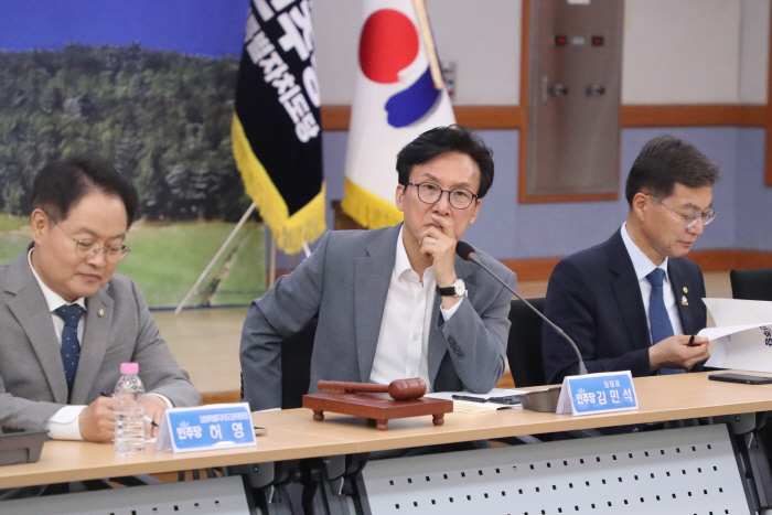 강원지역 현안 듣는 민주당 김민석 대표<YONHAP NO-2867>
