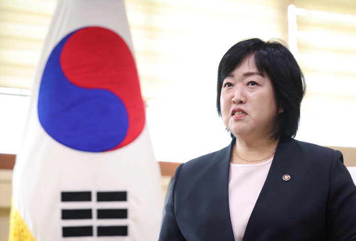 인터뷰하는 홍소영 병무청장<YONHAP NO-1631>