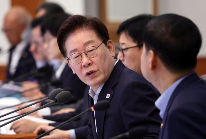 이재명 대통령, 국무회의 주재