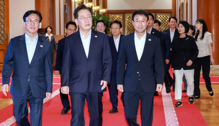 이재명 대통령, 민주당 신임 지도부와 만찬
