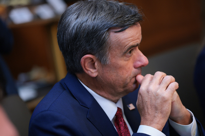 US-PRESIDENT-TRUMP-HOSTS-CABINET-MEETING-AT-CAMP-DAVID
