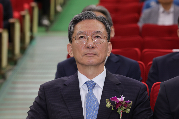 이임식 참석한 정성호 장관