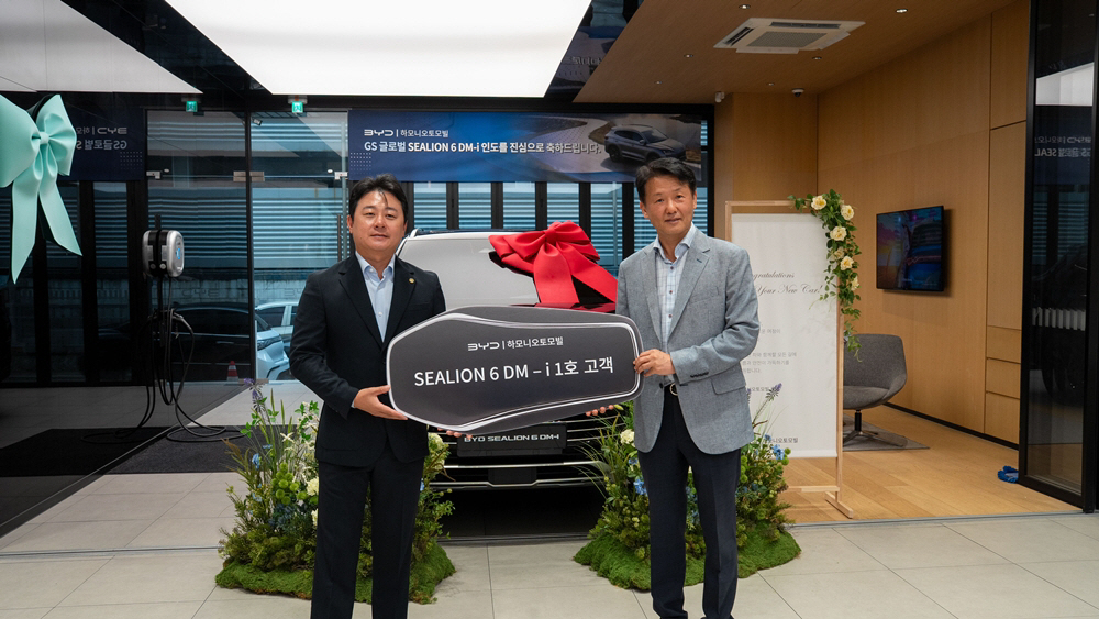[사진자료] BYD 씨라이언 6 DM-i 1호차 인도식 현장 (2)
