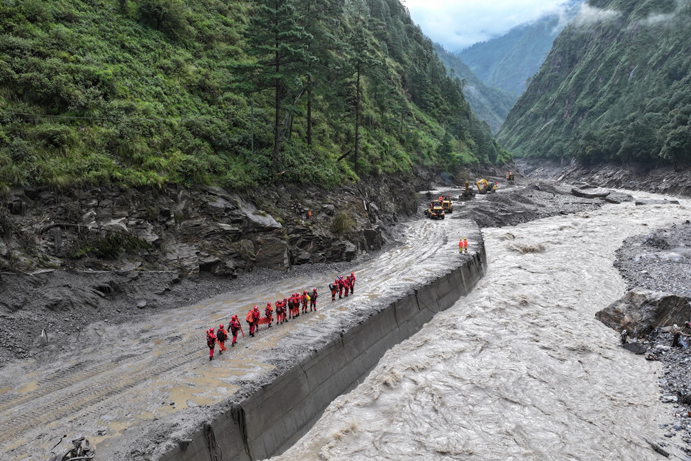 NEPAL-FLOODS/CHINA <YONHAP NO-4740> (via REUTERS)