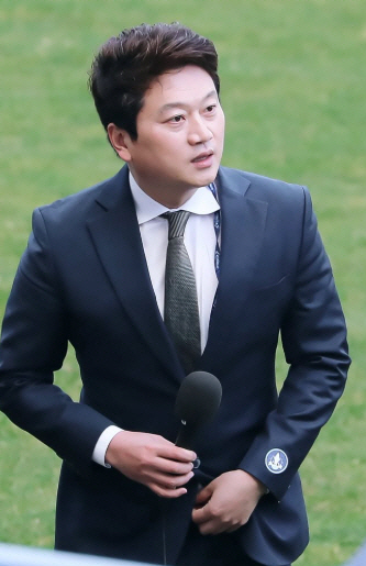 박문성