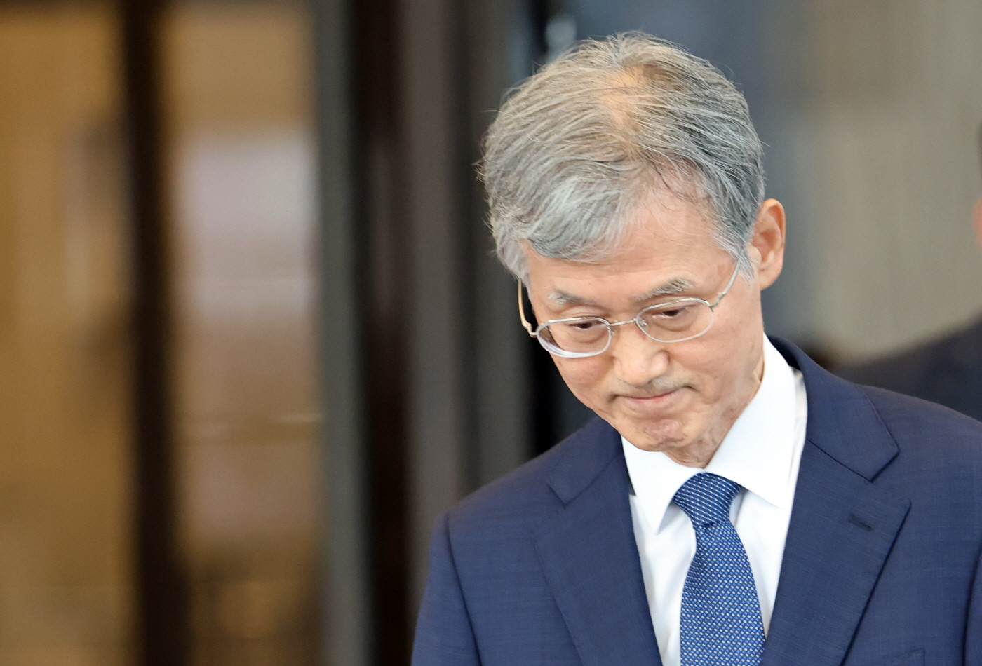 퇴근하는 조희대 대법원장<YONHAP NO-5968>