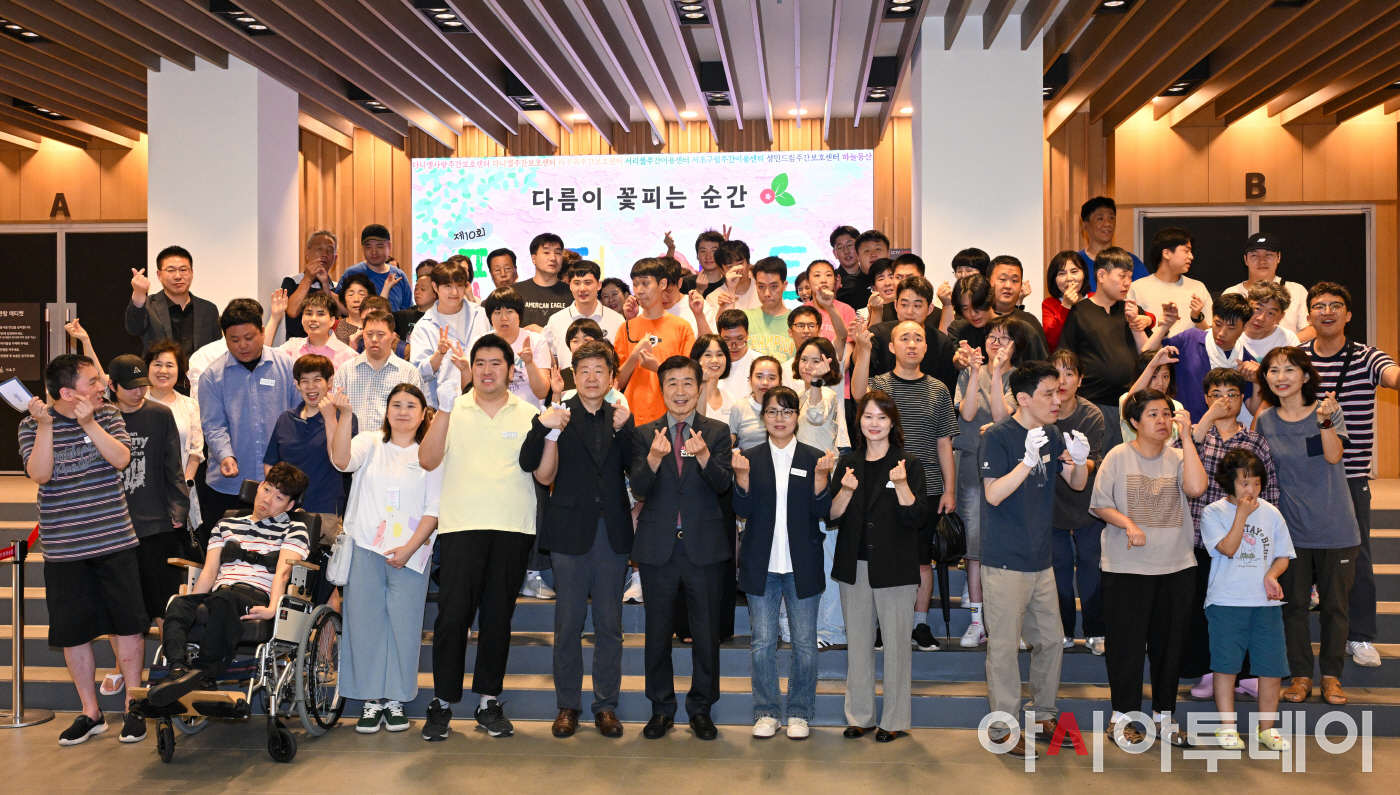 전성수 서초구청장, 서초연대 장애인 예술작품 전시회