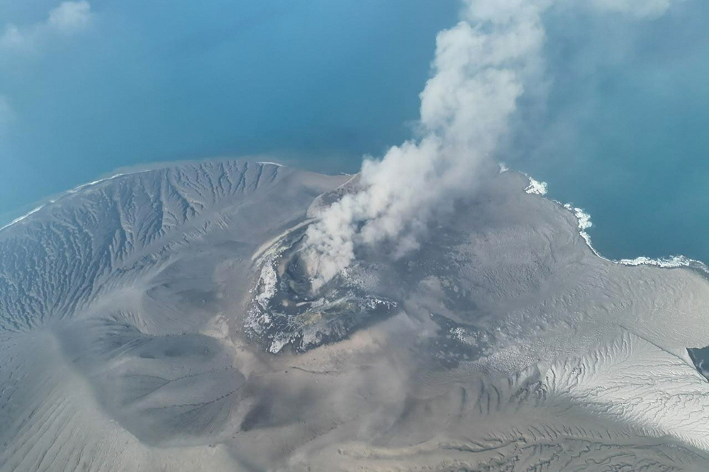 Indonesia Volcano Eru... <YONHAP NO-6545> (Badan Geologi via AP)