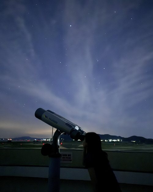 밤하늘을 관측하며 스마트폰으로 촬영하기1