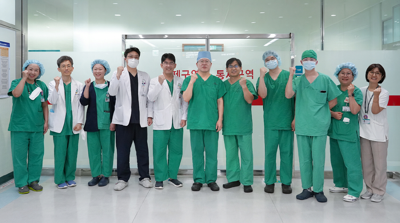 사진1_분당제생병원로봇수술센터의료진