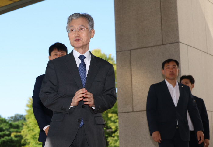 조희대 대법원장 출근길