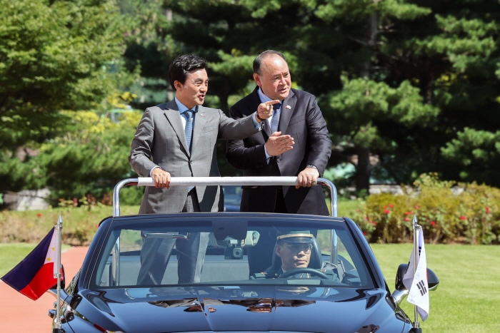 한-필리핀 국방장관 의장행사<YONHAP NO-7715>