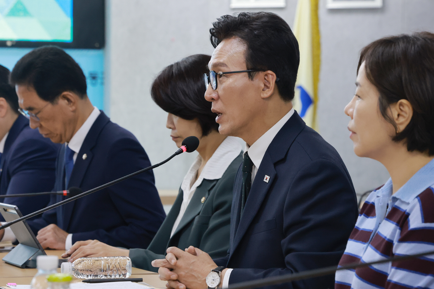한국노총 방문해 인사말하는 민주당 김민석 대표<YONHAP NO-6538>