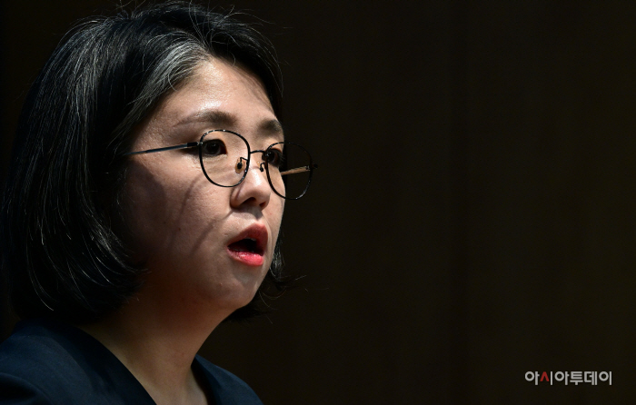 [포토] '정면돌파' 용혜인...장관·의원직 겸직은 법률이 허용