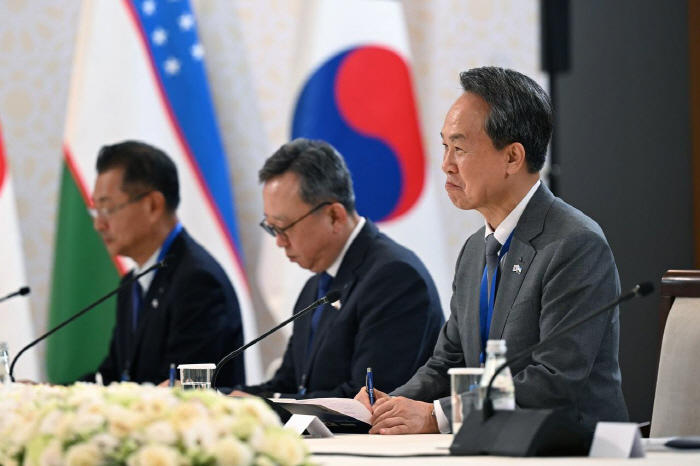 [사진1] 신한금융, 우즈벡·카자흐와 금융협력 확대... ‘중앙아시아 금융 네트워크 넓힌다’(26.09.17) (1)