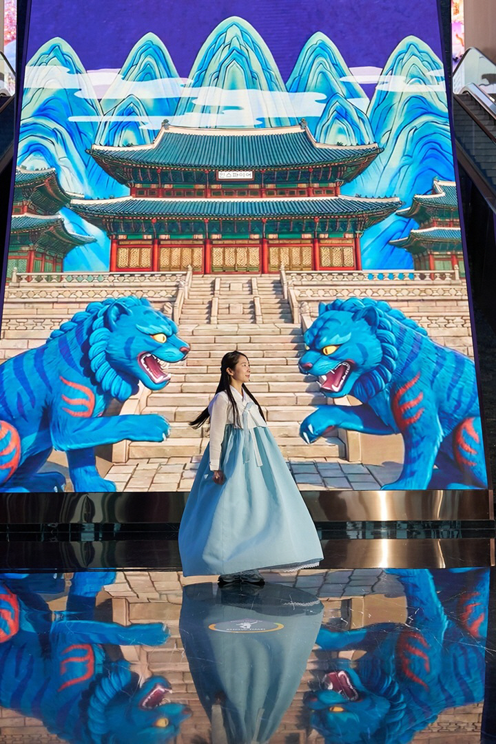 [사진 2] 추석 명절 분위기를 느낄 수 있는 한복 체험 ‘한복 아틀리에’ 프로그램을 함께 선보인다