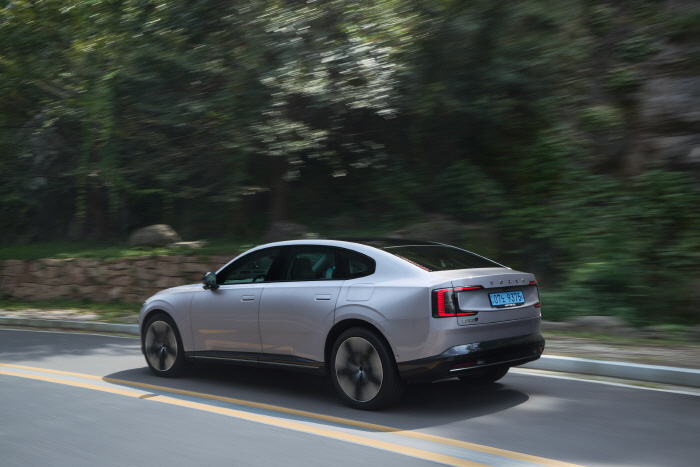 VOLVO ES90_012