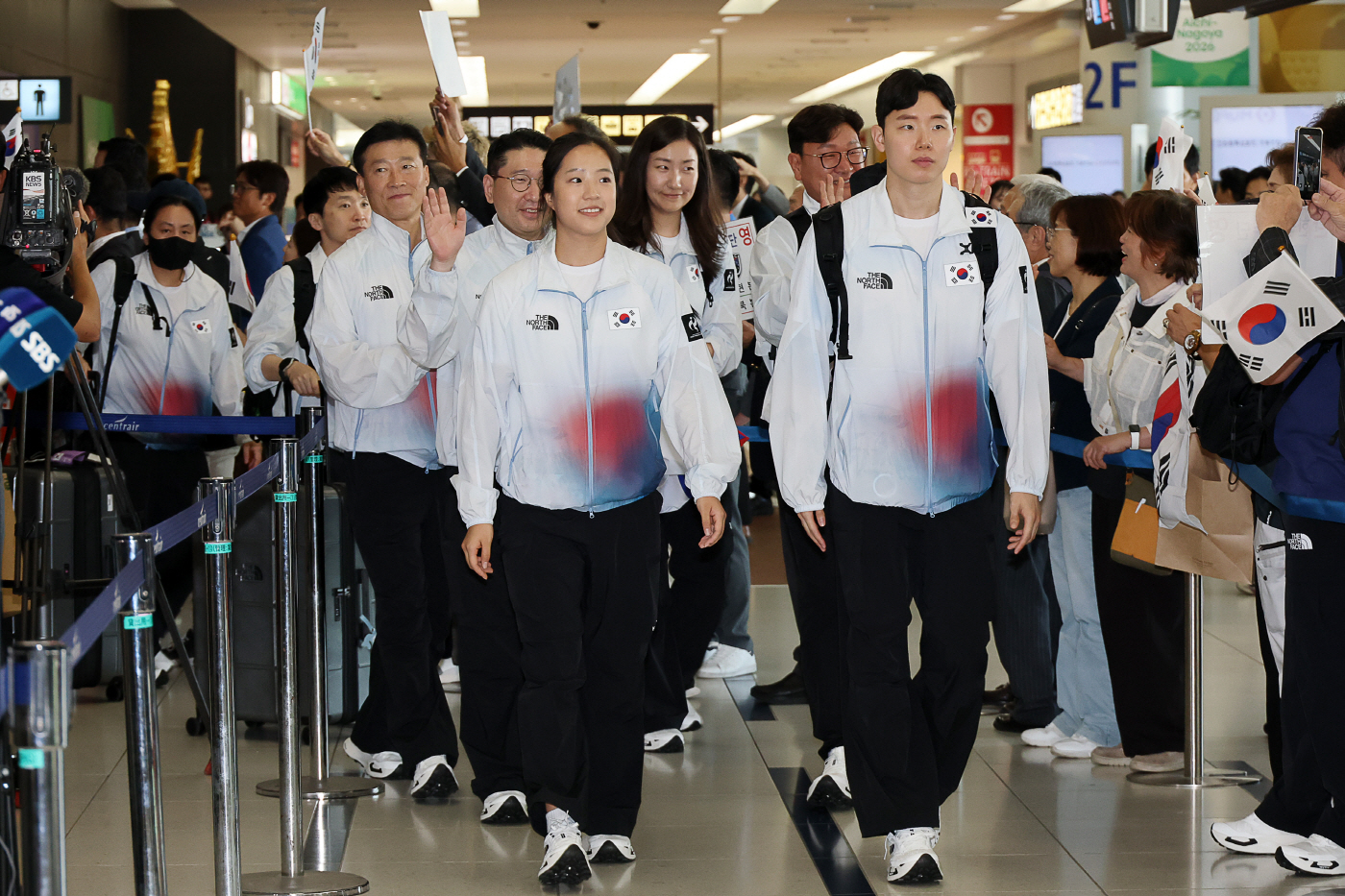 아시안게임 선수단 본진 일본 입성<YONHAP NO-6337>