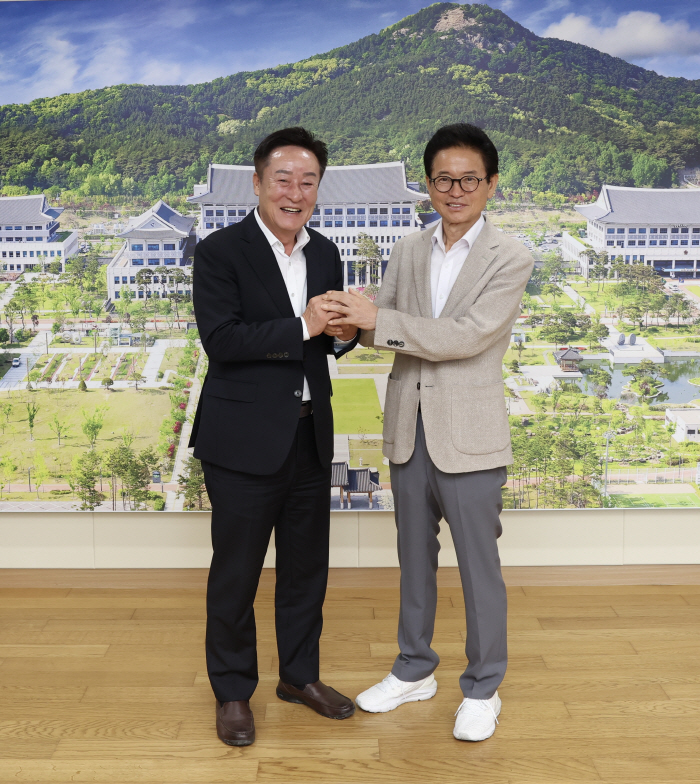 박권현 군수, 경북도청찾아 4대 현안사업 직접 건의