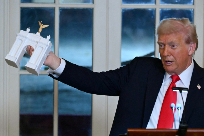 FILES-US-POLITICS-TRUMP-ARCHITECTURE