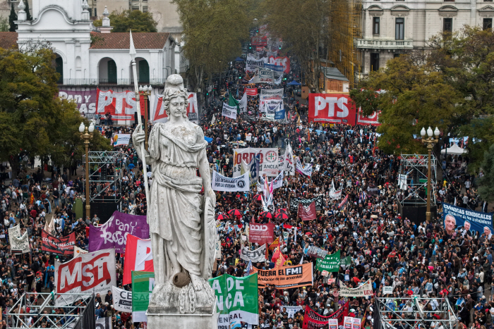 ARGENTINA-PROTEST/ANGER-MARCH <YONHAP NO-3433> (REUTERS)