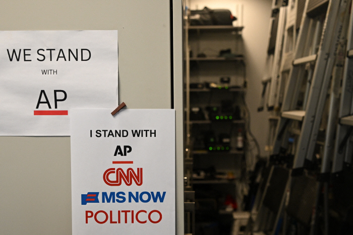 US-POLITICS-MEDIA-TRUMP