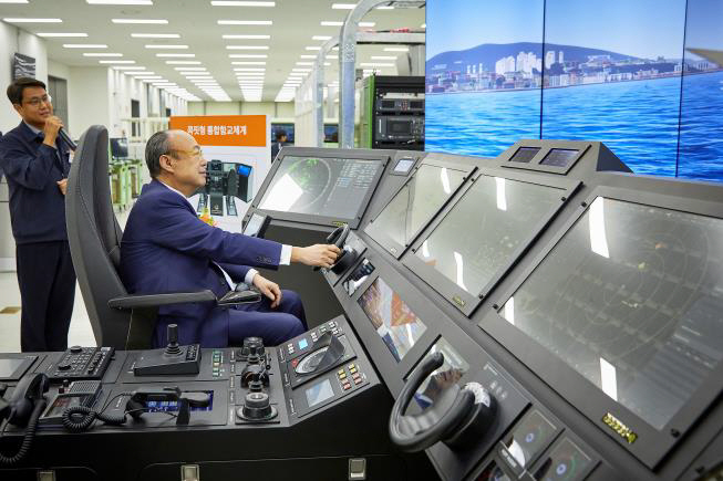 김승연 한화그룹 회장, 한화시스템 구미사업장 방문